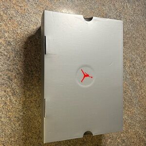 Jordan 13’s black flints